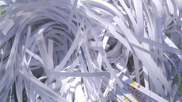 HDFC बैंक में गोपनीय जानकारी लीक का आरोप, दो वरिष्ठ अधिकारी जांच के घेरे में