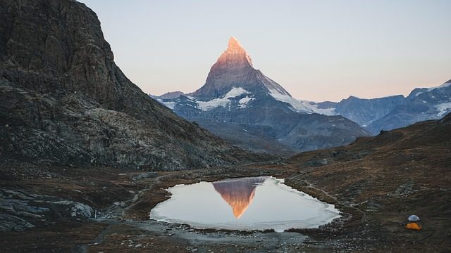 लखनऊ में CHO का धरना 25वें दिन भी जारी, सामूहिक इस्तीफे की चेतावनी